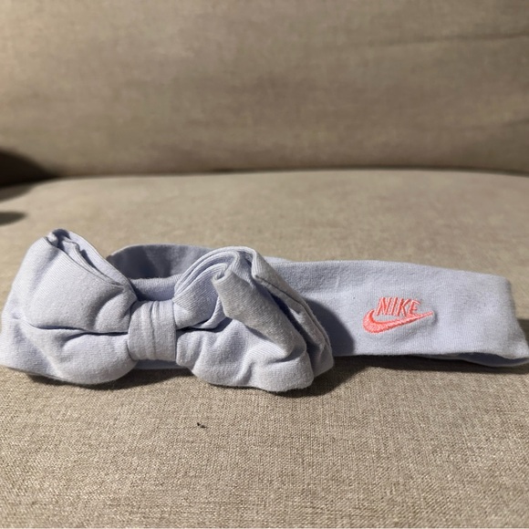 Nike Other - Nike baby head band purple bow